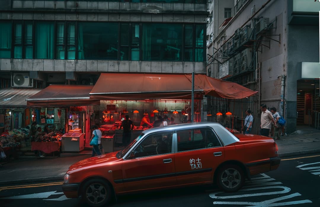鹿晗拒绝staff帮忙系鞋带 真偶像的风采